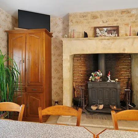 D'hotes Du Chateau Vieux Bed & Breakfast 3*