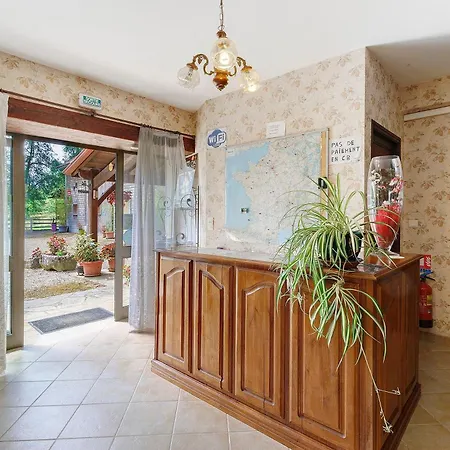 D'hotes Du Chateau Vieux Bed & Breakfast Milhac