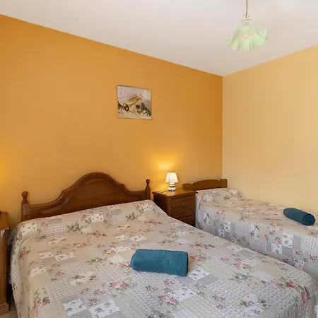 D'hotes Du Chateau Vieux Bed & Breakfast 3*